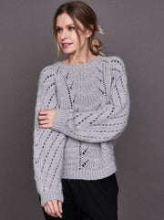 Magnum sweater with lace pattern, knitted in Önling no 1 merino wool and lamana cusi alpaca, light grey