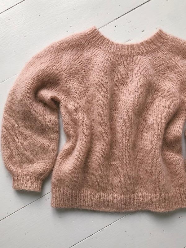 Novice Sweater Junior - Mohair edition, fra PetiteKnit, silk mohair garnpakke (uden opskrift)