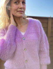 Air Vibe cardigan af Knit Your Vibe, No 1 strikkekit Strikkekit Knit Your Vibe 