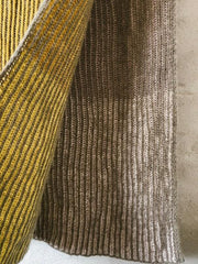 Strikkeopskrift til Ambidex halstørklæde i to-farvet patent, i Önling no 2 merino uld