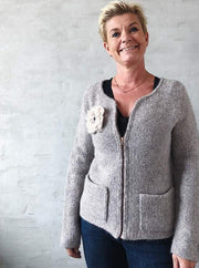 Aura cardigan eller jakke, strikket i Isager Jensen og Silk Mohair - Önling strikkekit