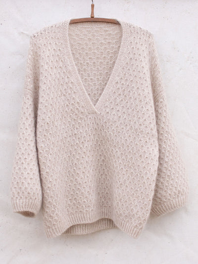Cardi V-neck sweater af Anne Ventzel, No 16 + Silk mohair kit Strikkekit Anne Ventzel 