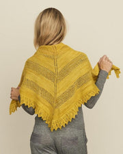 Eternal Sunshine strikket sjal, strikket i Malabrigo Lace håndfarvet merinould farven Frank Ochre