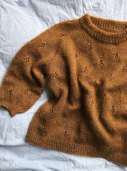 Strikkeopskrift til Fortune sweater af PetiteKnit