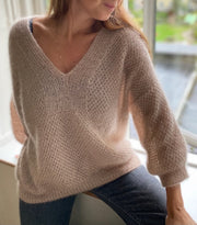 Fungus Sweater V-neck fra Refined Knitwear, silk mohair strikkekit Strikkekit Refined Knitwear 