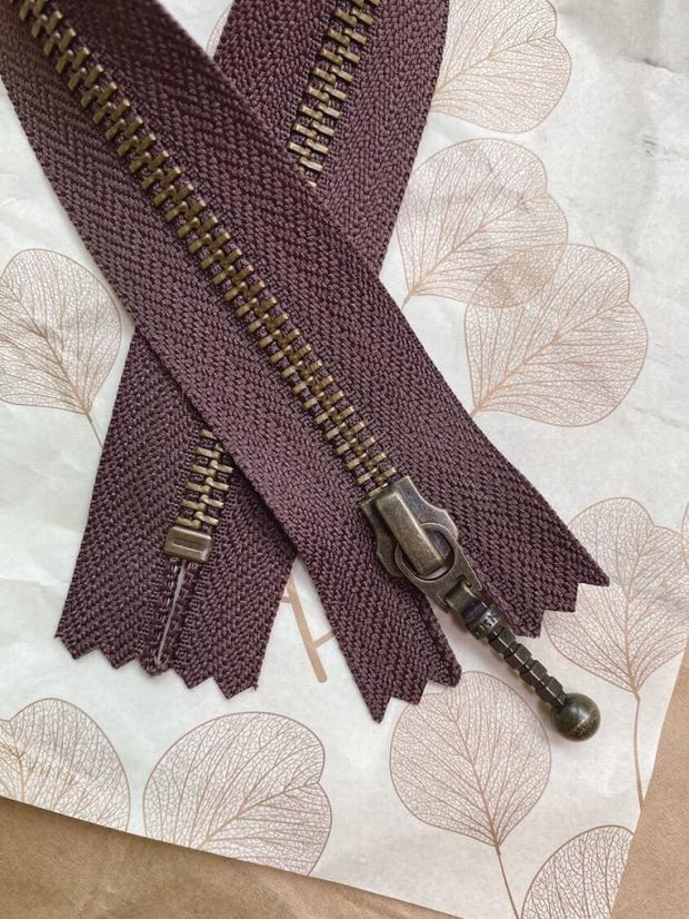Lynlås til Zipper Sweater / Zipper Slipover af PetiteKnit Accessories PetiteKnit Chokoladebrun 
