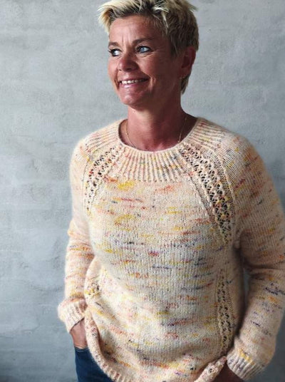 Madicken sweater strikket i Hedgehog Fibres håndfarvet merino - Önling strikkeopskrifter og garn
