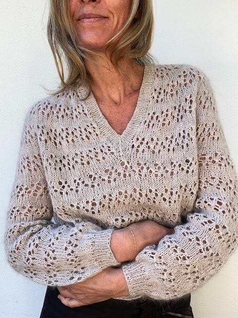 No 09V sweater med V-hals fra VesterbyCrea, strikkeopskrift Strikkeopskrift VesterbyCrea 