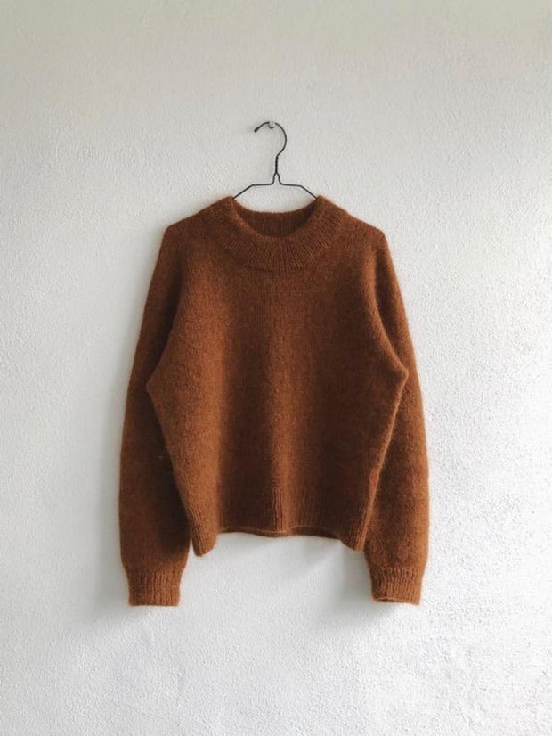 Strikkekit til Oslo sweateren fra PetiteKnit, hælnger