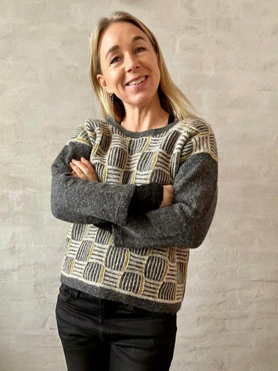 Saga II sweater i No 20 af Hanne Falkenberg, løs strikkeopskrift Strikkeopskrift Hanne Falkenberg 
