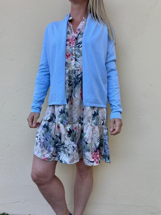 Silk/cotton bolero in a light blue, a light, open cardigan in a classic design, here from the front