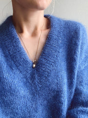 Stockholm sweater med V-neck fra PetiteKnit, silk mohair strikkekit