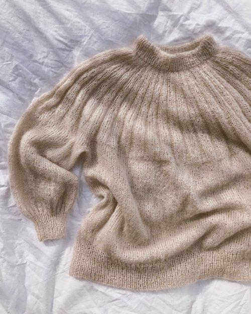 Strikkeopskrift til Sunday sweater mohair edition fra PetiteKnit.