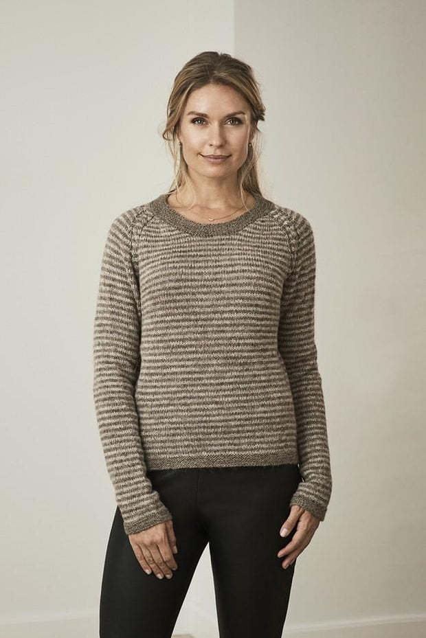 Asta knitted sweater with stripes, knitted in beige and brown Isager Alpaca yarn
